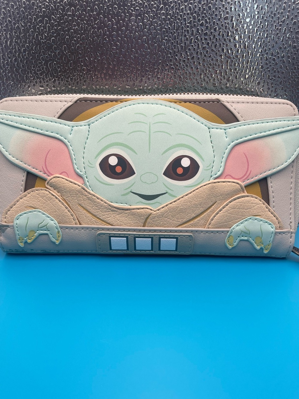 Loungefly-Star Wars- Baby Yoda Character Zip Wallet in Mint & Tan